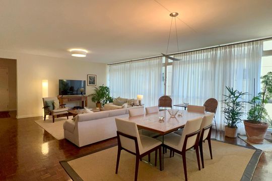 Sala de apartamento à venda com 3 quartos, 192m² em Cerqueira César, São Paulo