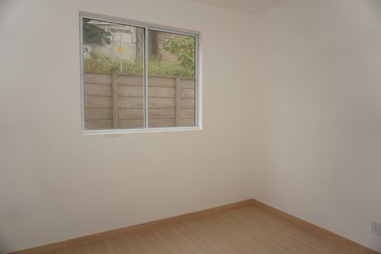 Quarto 1 de apartamento para alugar com 2 quartos, 48m² em Jardim Sao Luiz, Embu das Artes