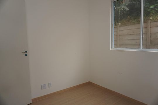 Quarto 1 de apartamento para alugar com 2 quartos, 48m² em Jardim Sao Luiz, Embu das Artes