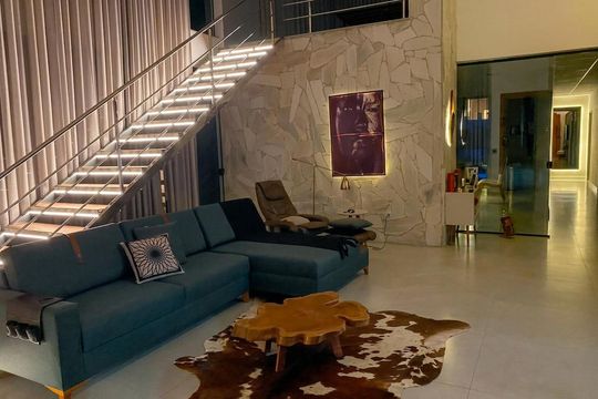 Sala de casa de condomínio para alugar com 3 quartos, 300m² em Parque dos Rodoviários, Campos dos Goytacazes