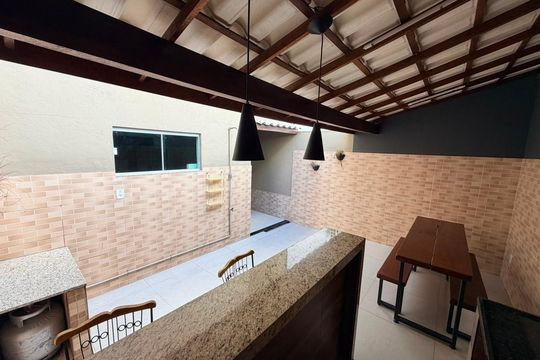 Área externa de casa para alugar com 2 quartos, 107m² em Parque Sao Benedito, Campos dos Goytacazes