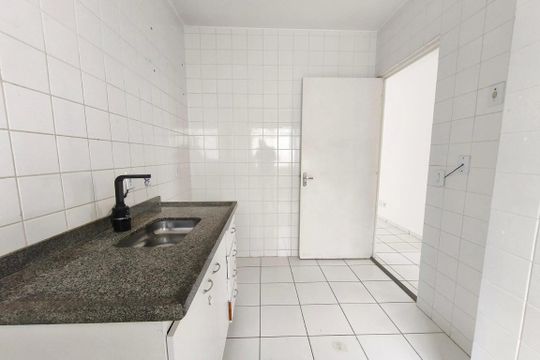 Cozinha de apartamento para alugar com 2 quartos, 54m² em Jardim Ipaussurama, Campinas
