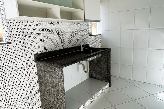 Cozinha de apartamento para alugar com 2 quartos, 55m² em Terra Firme, Rio das Ostras