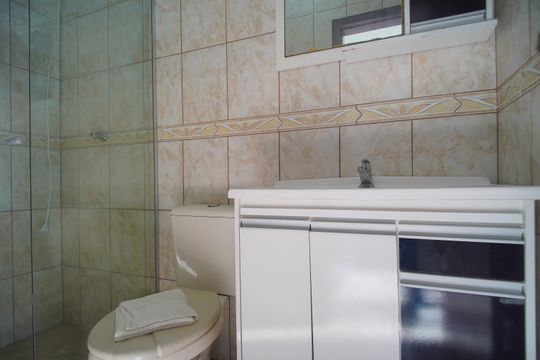 Banheiro de kitnet/studio para alugar com 1 quarto, 20m² em Vila Nova, Novo Hamburgo