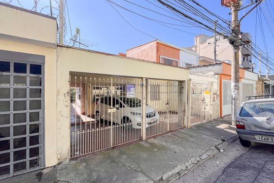 Fachada + plaquinha de casa à venda com 3 quartos, 250m² em Vila Mariza, São Bernardo do Campo