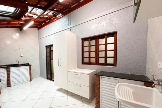 Área de Serviço de casa de condomínio para alugar com 3 quartos, 77m² em Jardim das Quatro Marias, São Bernardo do Campo