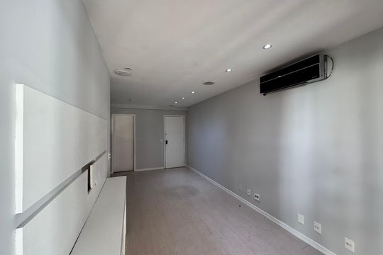 Sala de apartamento para alugar com 3 quartos, 81m² em Recreio dos Bandeirantes, Rio de Janeiro