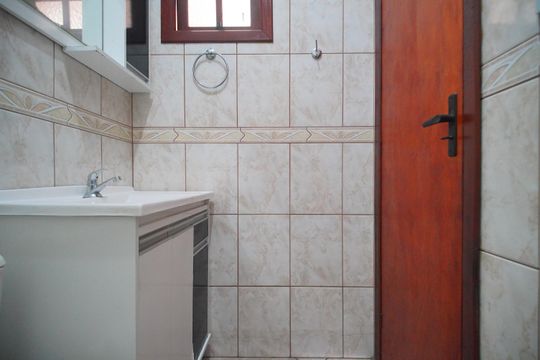 Banheiro de kitnet/studio para alugar com 1 quarto, 20m² em Vila Nova, Novo Hamburgo