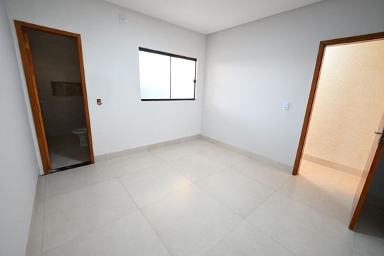 Casa à venda com 2 quartos, 114m² em Loteamento Alphaville Residencial, Goiânia