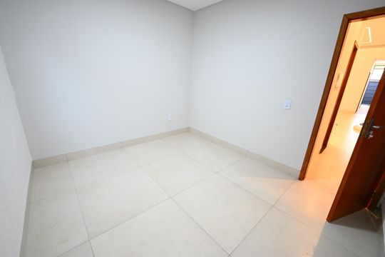 Casa à venda com 2 quartos, 114m² em Loteamento Alphaville Residencial, Goiânia