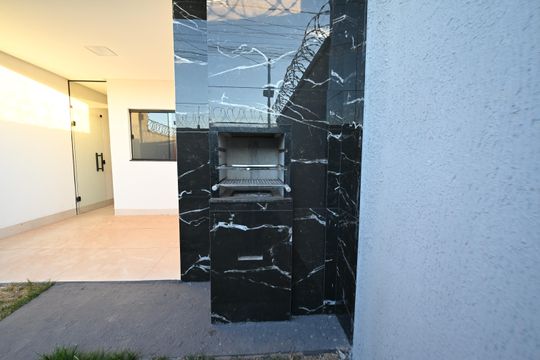 Casa à venda com 2 quartos, 114m² em Loteamento Alphaville Residencial, Goiânia