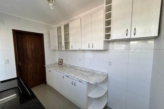 Cozinha de apartamento à venda com 4 quartos, 75m² em Petrópolis, Porto Alegre