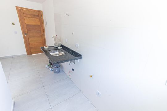 Cozinha de apartamento para alugar com 2 quartos, 39m² em Vila Bertioga, São Paulo