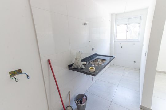 Cozinha de apartamento para alugar com 2 quartos, 39m² em Vila Bertioga, São Paulo