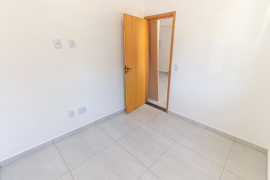 Quarto 1 de apartamento para alugar com 2 quartos, 39m² em Vila Bertioga, São Paulo
