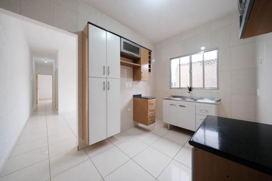 Cozinha de casa para alugar com 2 quartos, 70m² em Jardim Arize, São Paulo