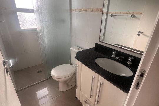 Banheiro de apartamento à venda com 2 quartos, 84m² em Nova Petrópolis, São Bernardo do Campo
