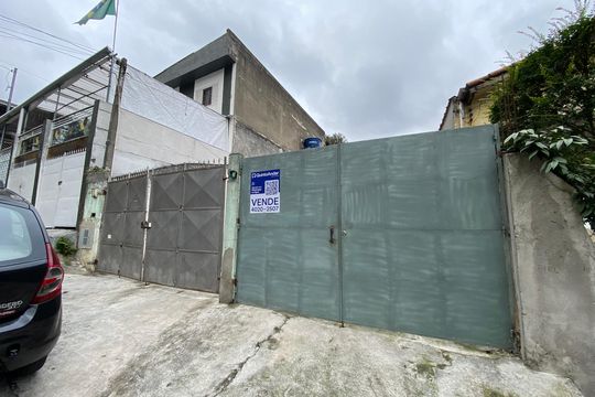 Fachada  de casa à venda com 1 quarto, 158m² em Vila Albano, São Paulo