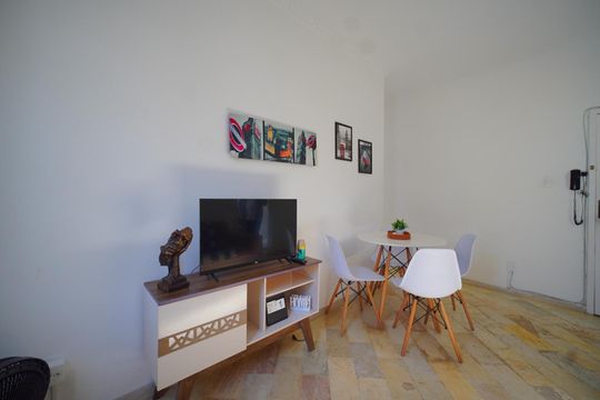 Sala de apartamento para alugar com 3 quartos, 65m² em Centro, Florianópolis
