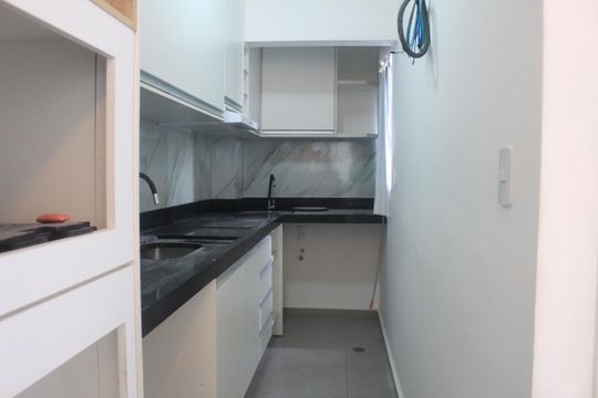 Cozinha de apartamento para alugar com 2 quartos, 50m² em Nova Gerti, São Caetano do Sul