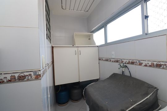 Área de Serviço de apartamento para alugar com 2 quartos, 80m² em Costa Azul, Salvador