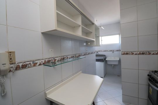 Banheiro de apartamento para alugar com 2 quartos, 80m² em Costa Azul, Salvador