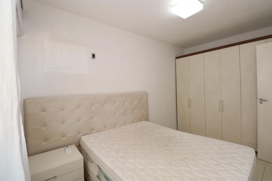 Quarto 1 de apartamento para alugar com 2 quartos, 80m² em Costa Azul, Salvador