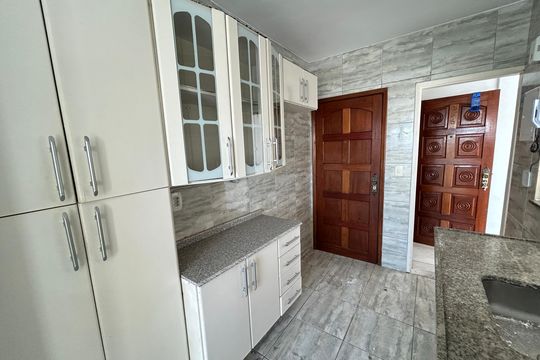 Cozinha de apartamento para alugar com 2 quartos, 54m² em Vila Valqueire, Rio de Janeiro