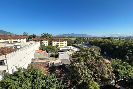 Vista do Quarto 1 de apartamento para alugar com 2 quartos, 54m² em Vila Valqueire, Rio de Janeiro