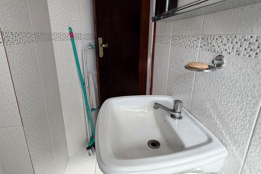 Banheiro de apartamento para alugar com 1 quarto, 44m² em Boqueirão, Santos