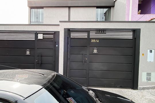 Fachada  de casa à venda com 2 quartos, 80m² em Vila Paranagua, São Paulo