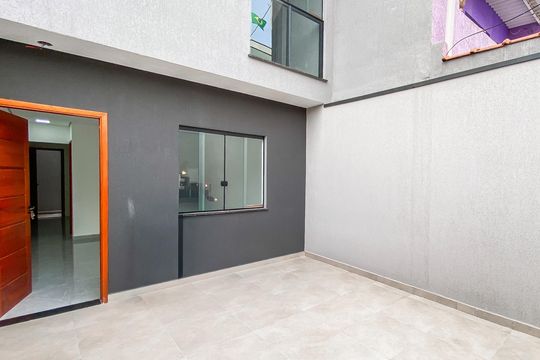 Garagem  de casa à venda com 2 quartos, 80m² em Vila Paranagua, São Paulo