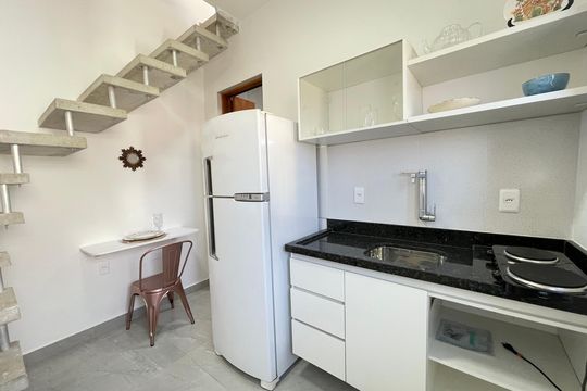 Studio Sala/Cozinha de kitnet/studio para alugar com 1 quarto, 24m² em Cidade São Francisco, São Paulo