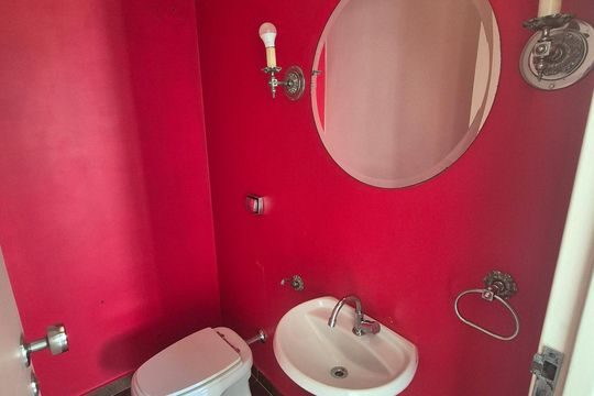 Banheiro de apartamento à venda com 1 quarto, 136m² em Real Parque, São Paulo