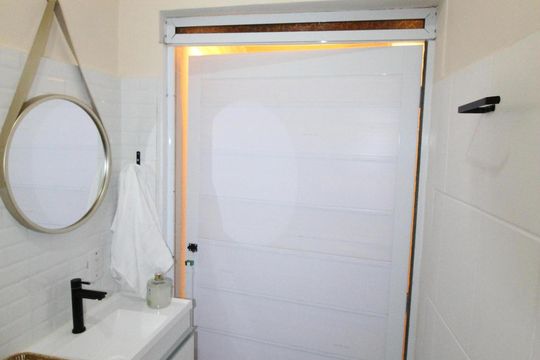 Banheiro de kitnet/studio para alugar com 1 quarto, 28m² em Vila Industrial, São José dos Campos