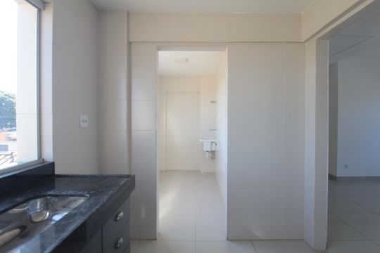 Cozinha e Área de Serviço de apartamento para alugar com 3 quartos, 89m² em Candelária, Belo Horizonte
