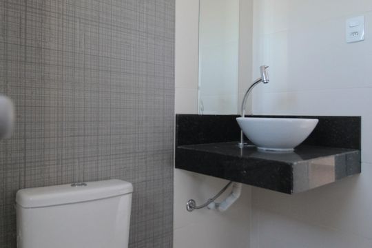 Banheiro Social de apartamento para alugar com 3 quartos, 89m² em Candelária, Belo Horizonte