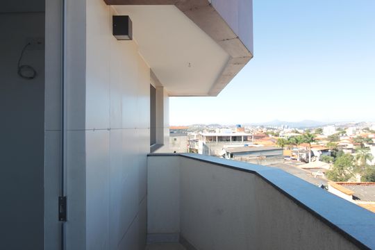 Varanda do Quarto 1 de apartamento para alugar com 3 quartos, 89m² em Candelária, Belo Horizonte