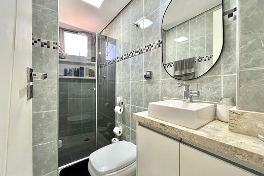 Banheiro de apartamento à venda com 2 quartos, 50m² em Vila da Saúde, São Paulo