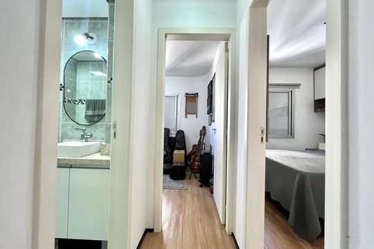 Corredor de apartamento à venda com 2 quartos, 50m² em Vila da Saúde, São Paulo
