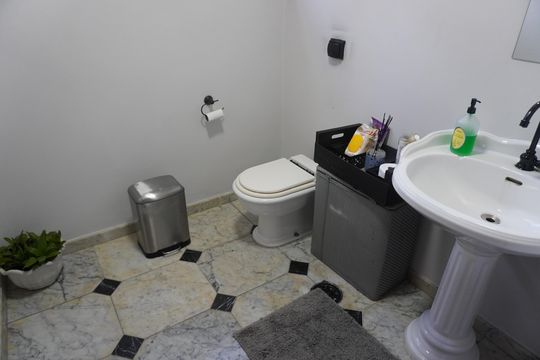 Lavabo de casa de condomínio para alugar com 4 quartos, 811m² em Residencial Zero (tambore), Santana de Parnaíba