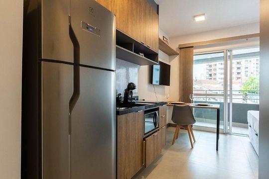 Cozinha de apartamento para alugar com 1 quarto, 29m² em Pompeia, São Paulo