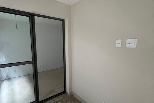 Sala/Quarto de kitnet/studio à venda com 1 quarto, 29m² em Campo Belo, São Paulo
