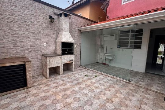 Quintal de apartamento para alugar com 2 quartos, 65m² em Granja Viana, Cotia