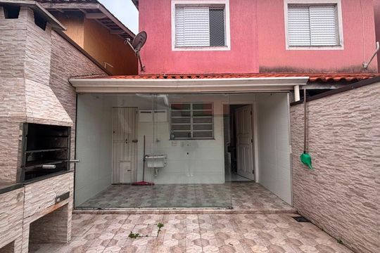 Quintal de apartamento para alugar com 2 quartos, 65m² em Granja Viana, Cotia