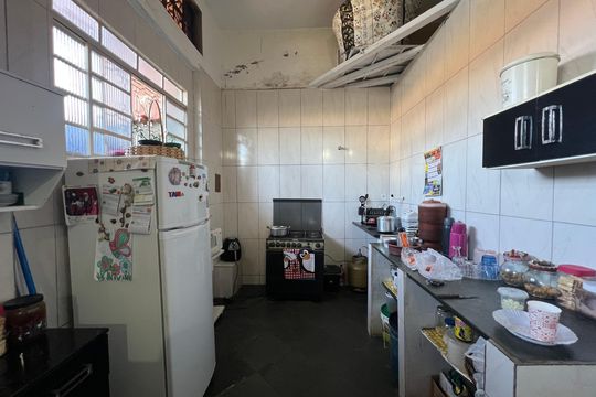 Casa para alugar com 7 quartos, 300m² em Nacional, Contagem