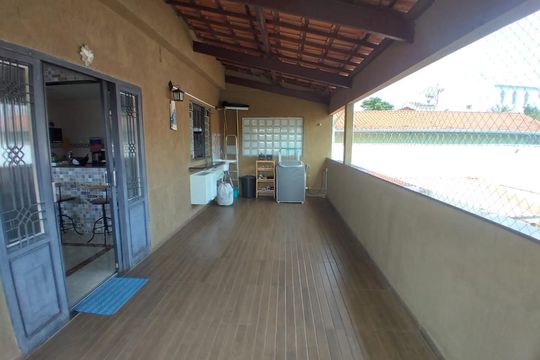 Casa para alugar com 7 quartos, 300m² em Nacional, Contagem
