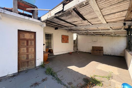 Quintal de casa à venda com 3 quartos, 180m² em Cidade São Jorge, Santo André