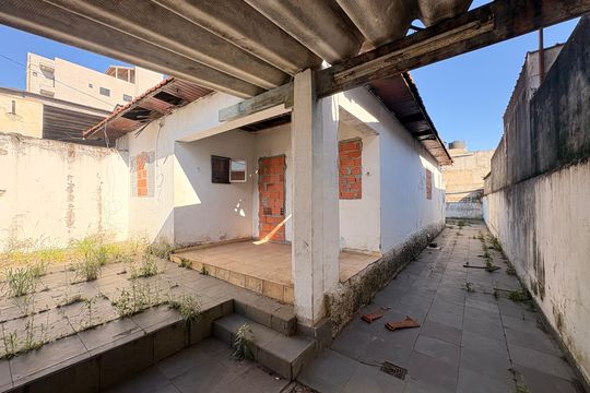 Garagem de casa à venda com 3 quartos, 180m² em Cidade São Jorge, Santo André