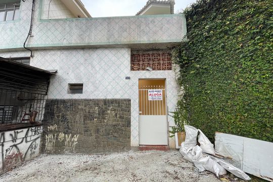 Fachada de casa para alugar com 3 quartos, 100m² em Jaguaré, São Paulo